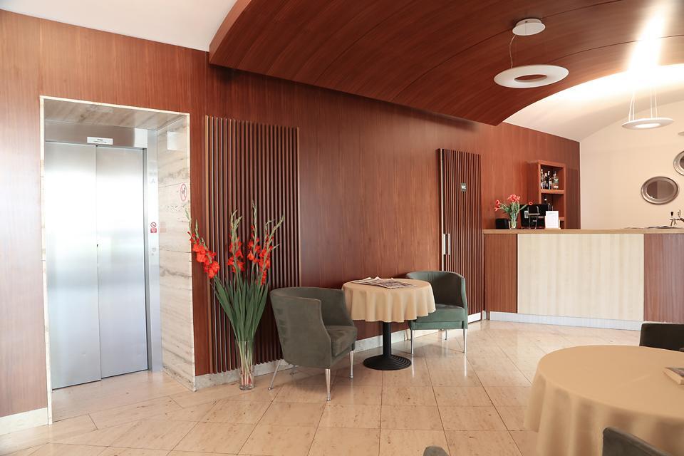 Hotel Popelka プラハ エクステリア 写真