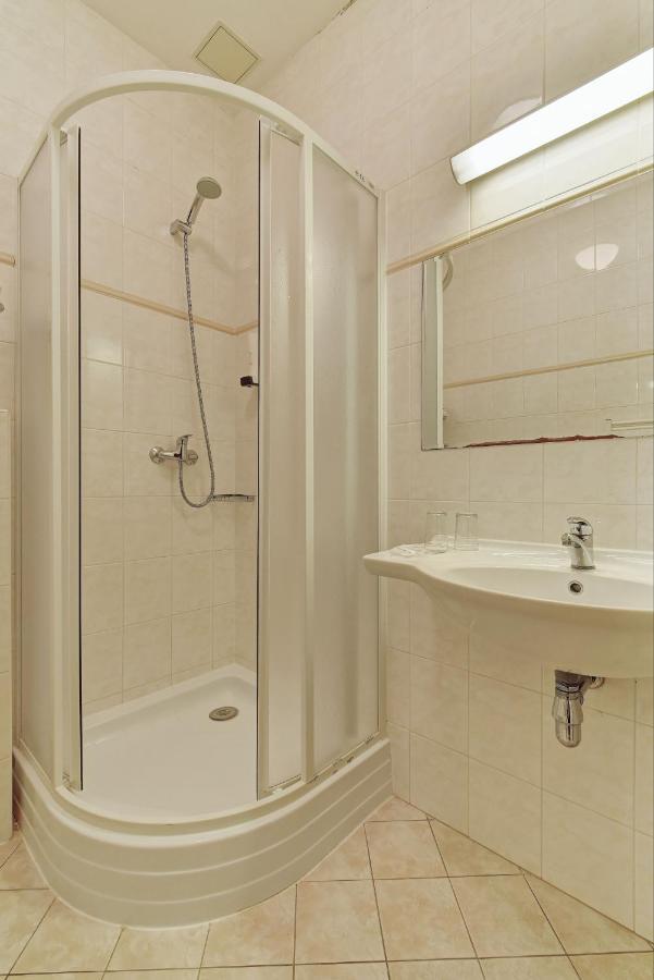 Hotel Popelka プラハ エクステリア 写真